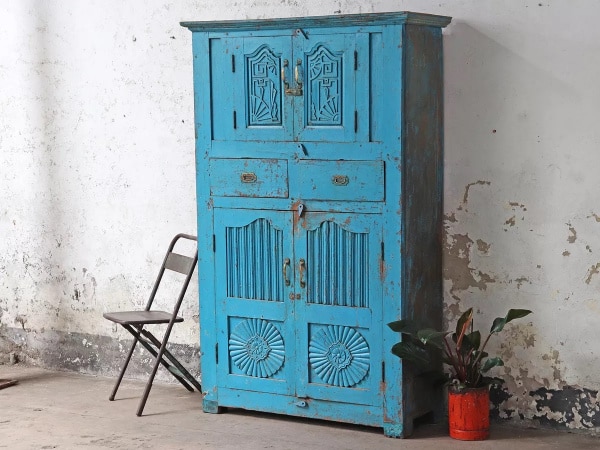 vlue vintage cabinet from Scaramanga