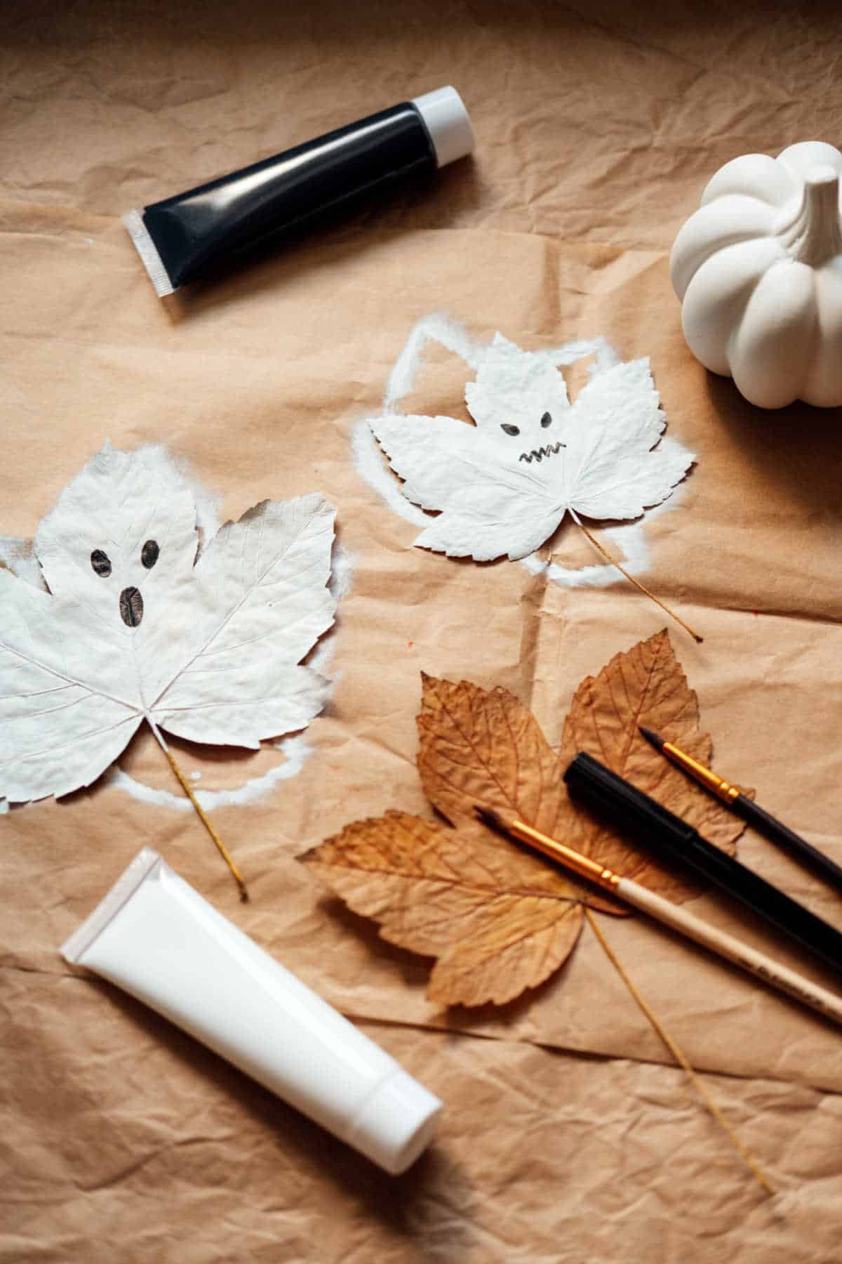 Zero-Waste & Plastic-Free Halloween Decorations To DIY